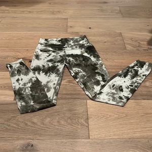 Lululemon Size 6 Align High Rise Pant, Tie Dye Army Green Leggings 28”